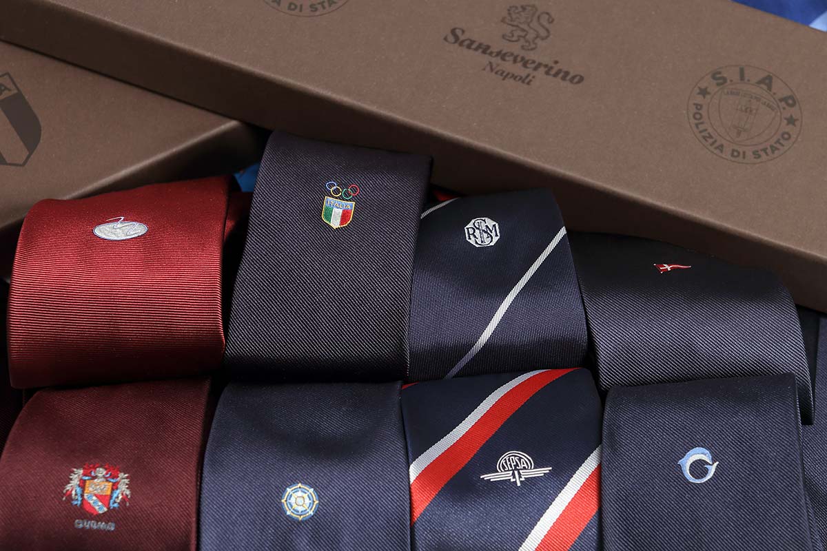 Cravatte Sanseverino Napoli con logo e scatola personalizzati
